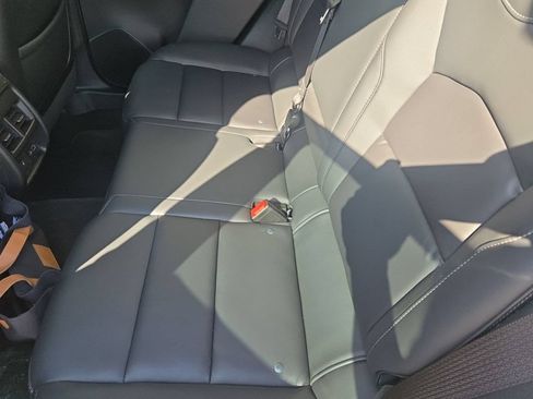 Used 2023 Cadillac XT4 Luxury w/ Cold Weather Package FWD image 15