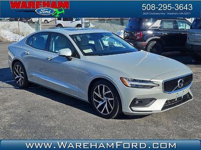 Used 2019 Volvo S60 T6 Momentum w/ Multimedia Package