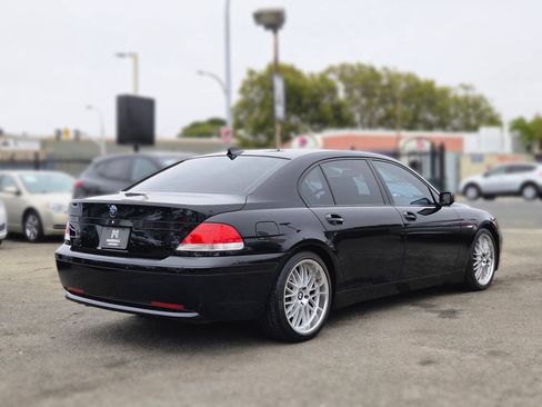 Used 2005 BMW 745Li RWD image 7