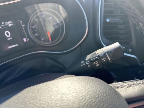 Used 2019 Jeep Cherokee Latitude w/ Cold Weather Group image 40