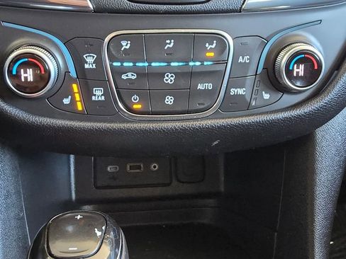 Used 2019 Chevrolet Equinox LT image 29