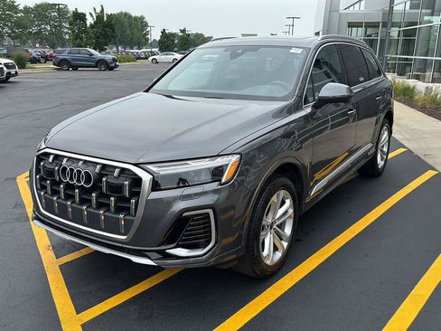 Used 2025 Audi Q7 3.0T Premium Plus AWD/4WD image 3