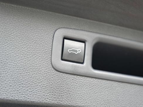 Used 2021 Toyota Highlander XSE AWD/4WD image 21