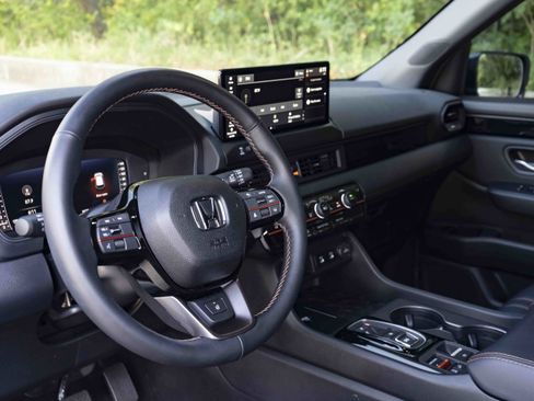 Used 2026 Honda Pilot TrailSport image 16