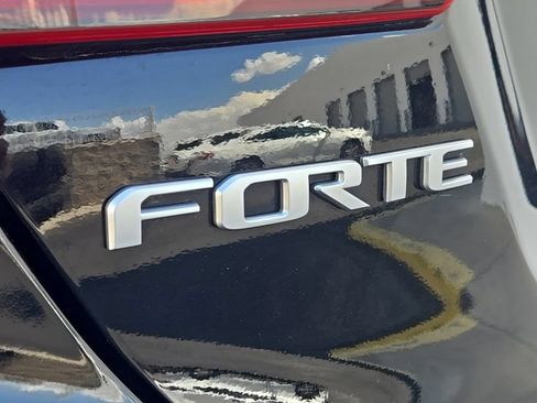 Used 2024 Kia Forte LXS FWD image 31