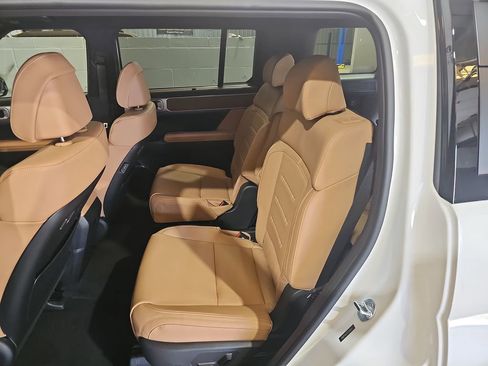 New 2026 Hyundai Santa Fe Calligraphy FWD image 15