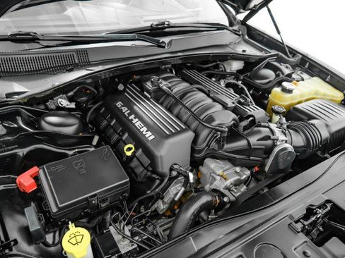 Used 2012 Chrysler 300 SRT8 w/ 19-Premium Speaker Group image 48