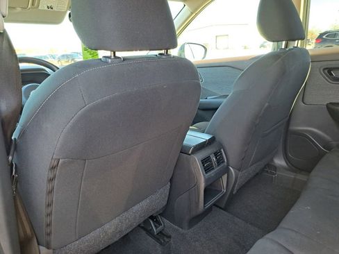 Used 2023 Nissan Rogue S image 22