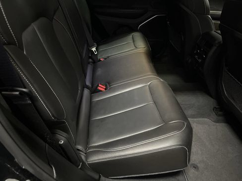 Used 2023 Jeep Grand Cherokee Limited w/ Black Appearance Package image 28