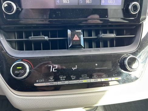 Used 2020 Toyota Corolla LE image 13