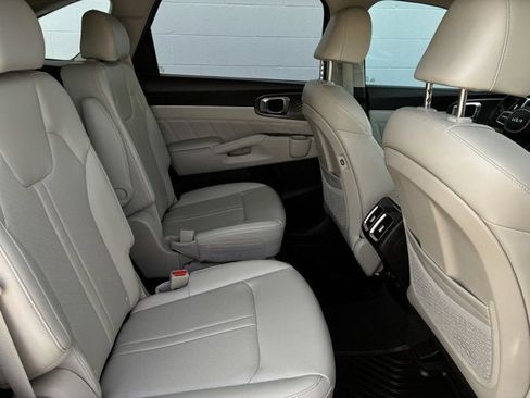 Used 2023 Kia Sorento SX FWD image 28