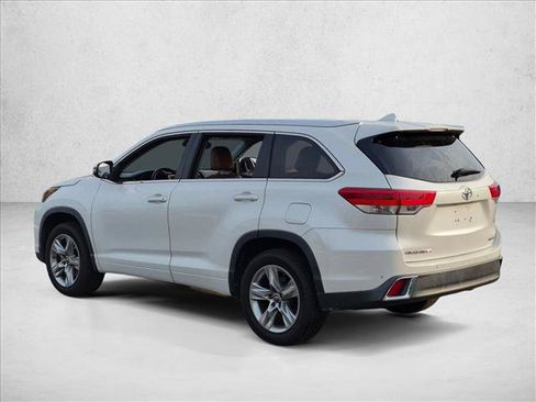 Used 2019 Toyota Highlander Limited FWD image 7