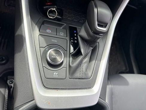 Used 2025 Toyota RAV4 XLE Premium AWD/4WD image 22