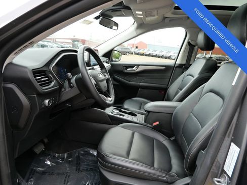 Used 2022 Ford Escape SEL w/ Technology Package FWD image 14