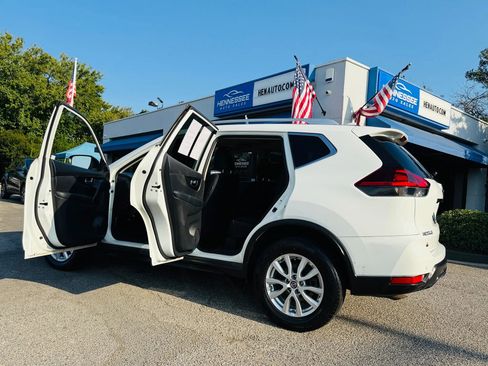 Used 2020 Nissan Rogue SV image 29