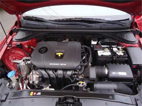 Used 2017 Hyundai Elantra SE image 27