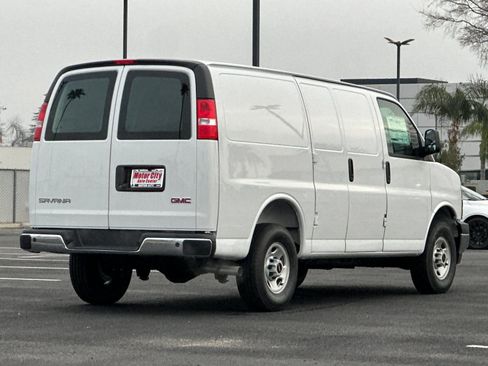 New 2025 GMC Savana 3500 w/ Driver Convenience Package RWD image 4