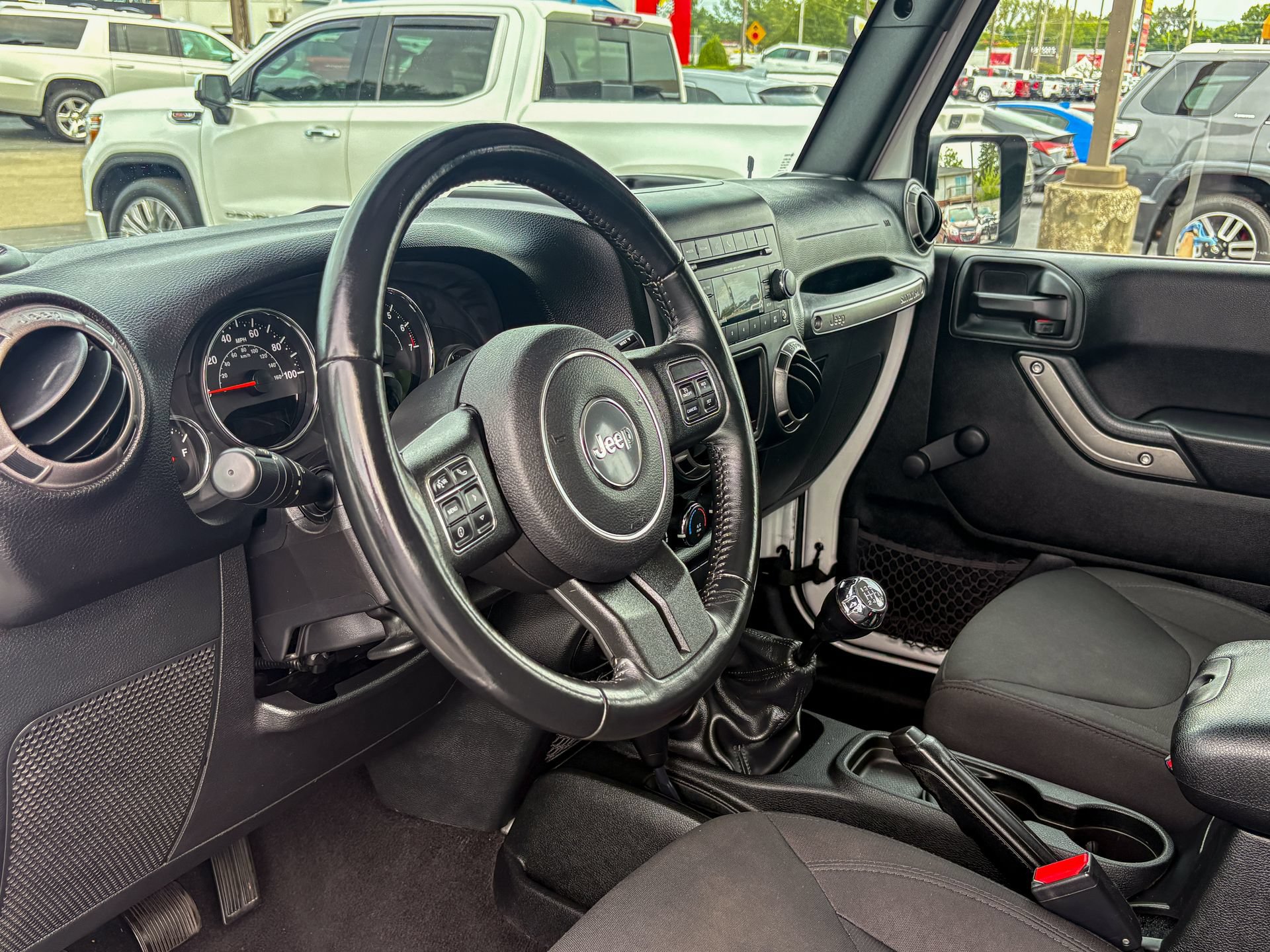 Used 2017 Jeep Wrangler Unlimited Sport w/ Connectivity Group AWD/4WD image 15