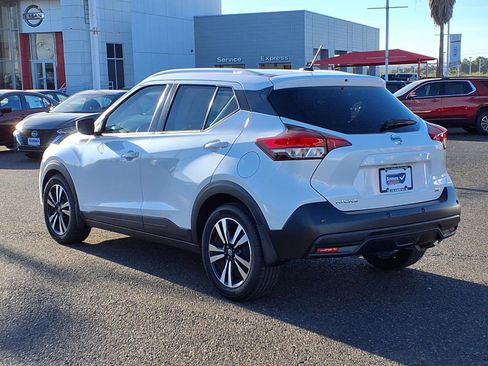 Used 2020 Nissan Kicks SV image 5