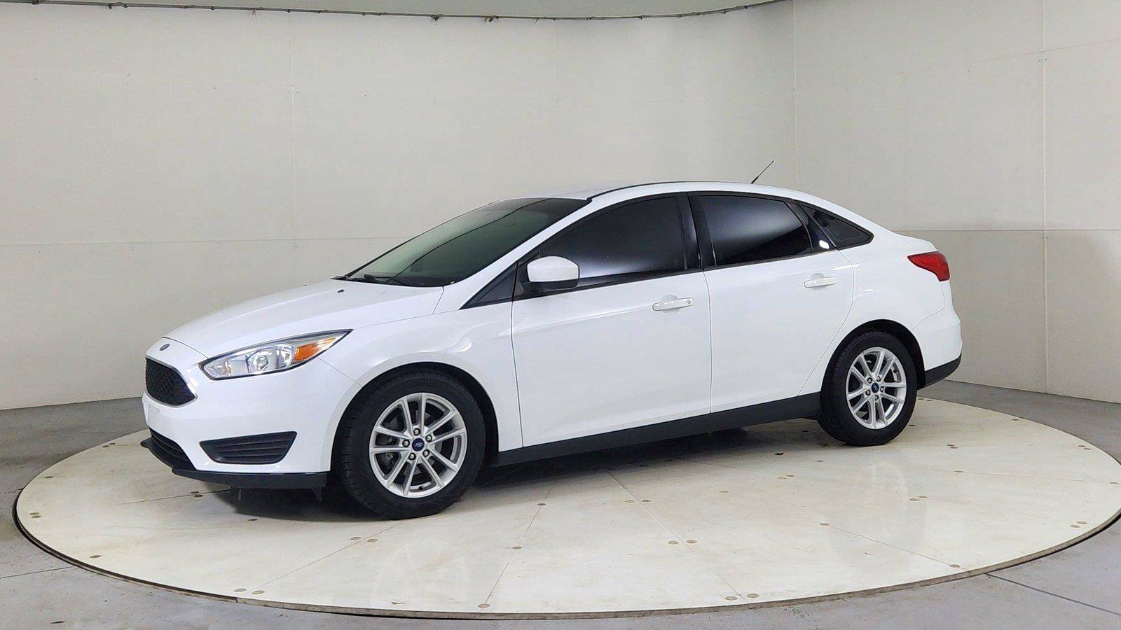 Used 2018 Ford Focus SE FWD image 3