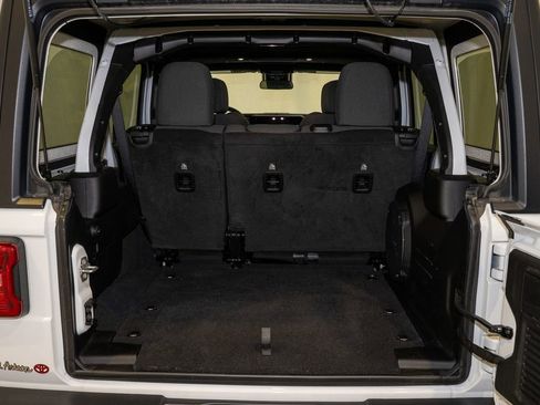 Used 2024 Jeep Wrangler Sport S image 6