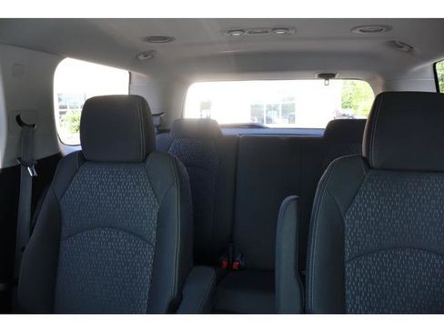 Used 2015 GMC Acadia SLE FWD image 17