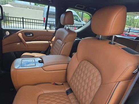 Certified 2024 INFINITI QX80 Sensory w/ Cargo Package AWD/4WD image 12