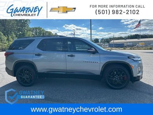 Used 2023 Chevrolet Traverse Premier w/ Redline Edition FWD image 4