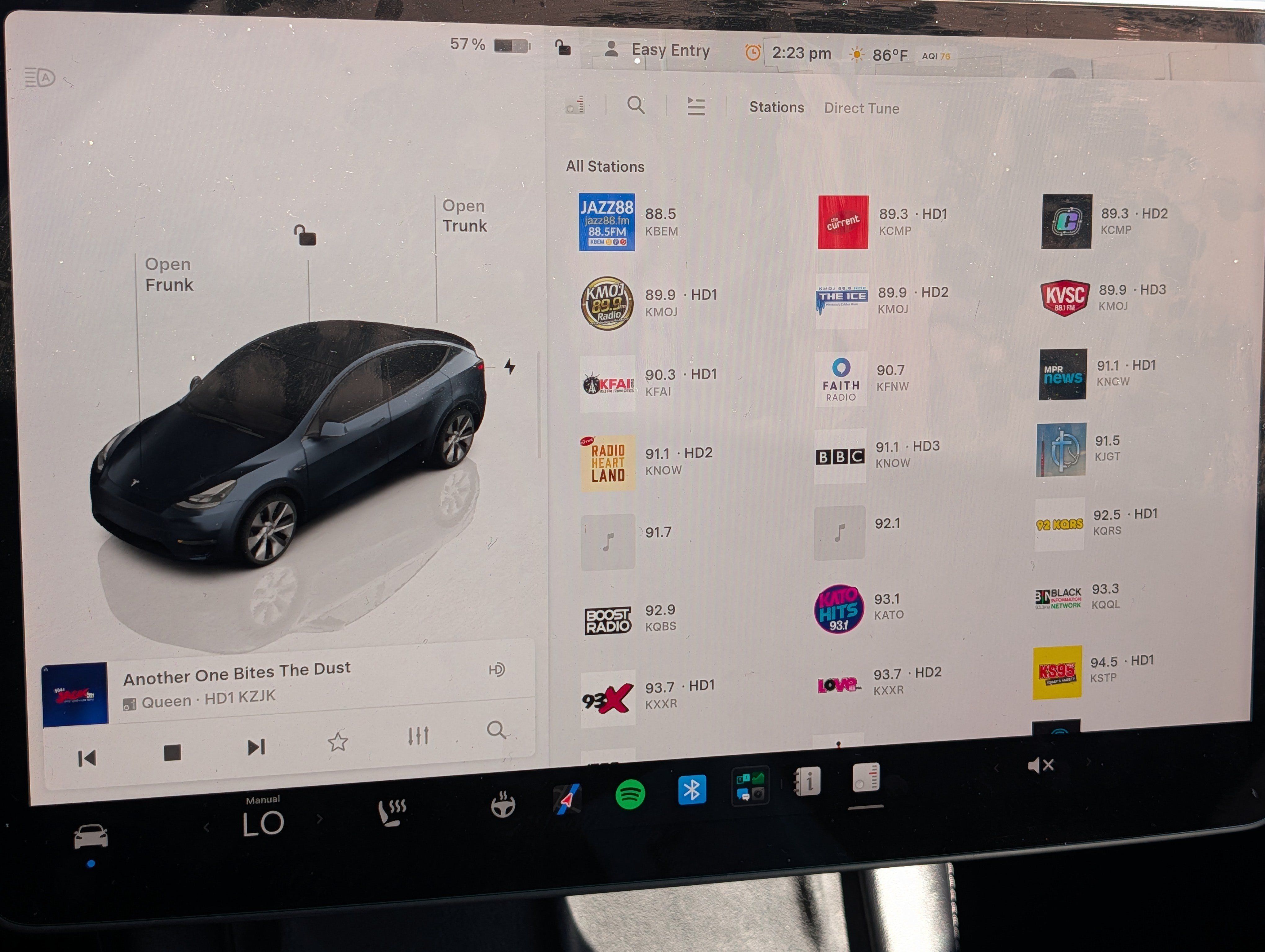 Used 2024 Tesla Model Y Long Range AWD/4WD image 22