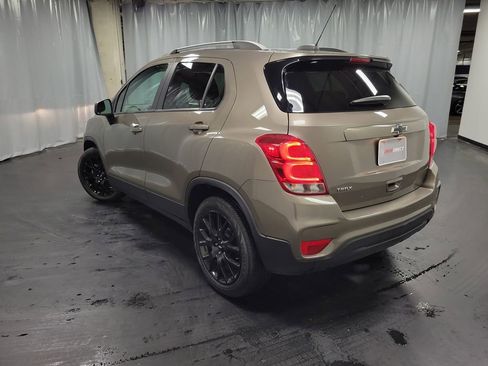 Used 2021 Chevrolet Trax LT w/ Sport Edition image 6