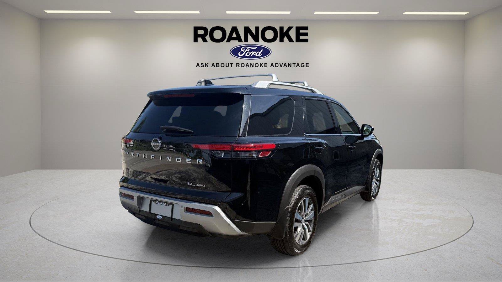 Used 2024 Nissan Pathfinder SL AWD/4WD image 9