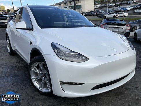 Used 2020 Tesla Model Y Long Range image 1