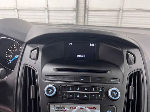 Used 2015 Ford Focus SE FWD image 39