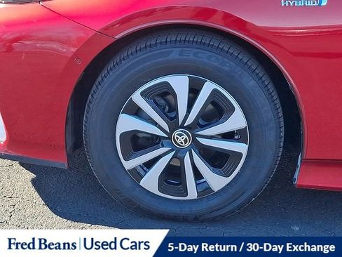 Used 2017 Toyota Prius Prime Advanced image 27
