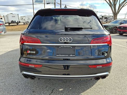 Used 2022 Audi SQ5 Premium Plus w/ Premium Plus Package image 6