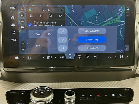 Used 2025 Ford Expedition Active image 24