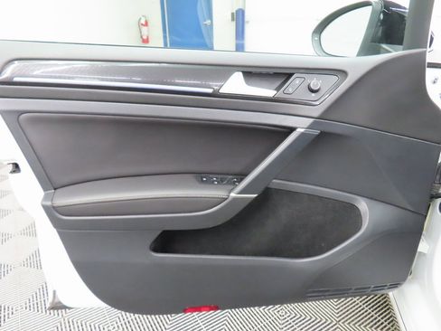 Used 2016 Volkswagen Golf R 4-Door image 49