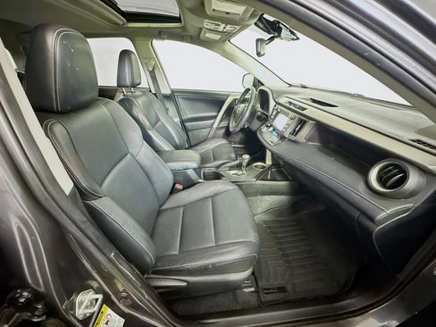 Used 2014 Toyota RAV4 Limited w/ Technology Package FWD image 33