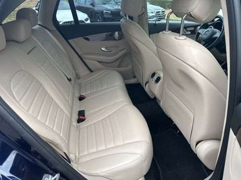 Used 2019 Mercedes-Benz GLC 300 4MATIC image 12