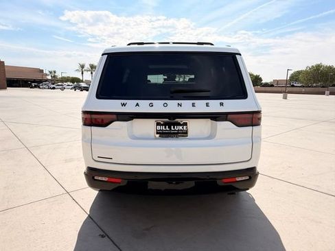 Certified 2023 Jeep Wagoneer Series II AWD/4WD image 10