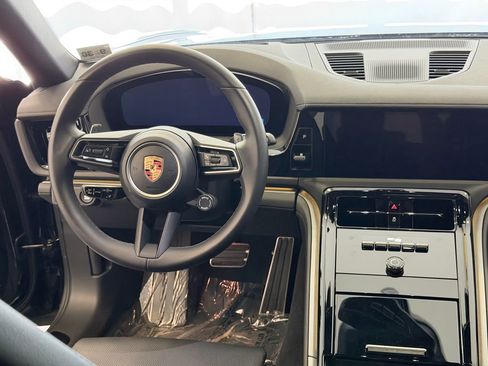 Certified 2025 Porsche Panamera 4 AWD/4WD image 20