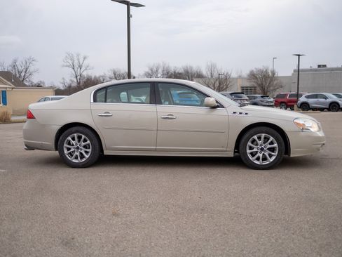 Used 2011 Buick Lucerne CXL image 2