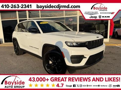 Used 2023 Jeep Grand Cherokee Altitude AWD/4WD image 1