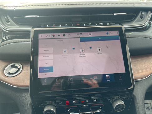 Used 2024 Jeep Grand Cherokee Summit w/ Luxury Tech Group V image 70