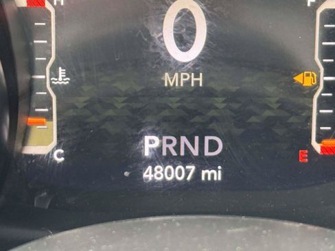 Used 2022 Jeep Wrangler Unlimited Sahara w/ LED Lighting Group AWD/4WD image 18