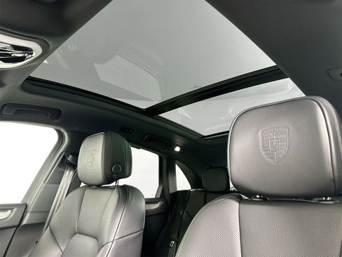 Certified 2026 Porsche Macan image 35