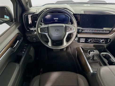 Used 2025 Chevrolet Silverado 1500 LT Trail Boss w/ Convenience Package II AWD/4WD image 24