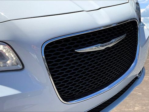 Used 2016 Chrysler 300 C RWD image 30