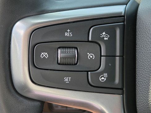 Used 2023 Chevrolet Suburban Z71 w/ Luxury Package AWD/4WD image 32