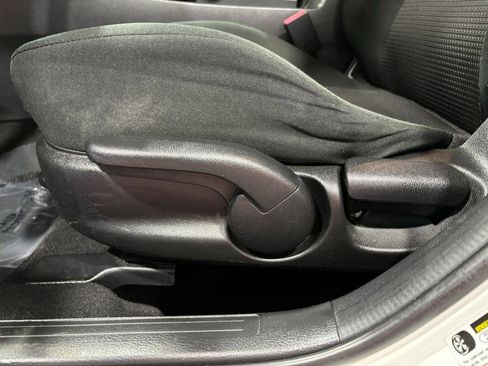 Used 2013 MAZDA MAZDA3 i Sport image 24